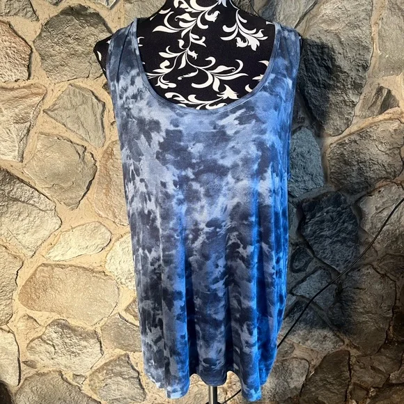 Terra & Sky Blue Tie-dye Tank Top - Picture 1 of 4